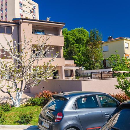 Appartement Ela à Rijeka Extérieur photo