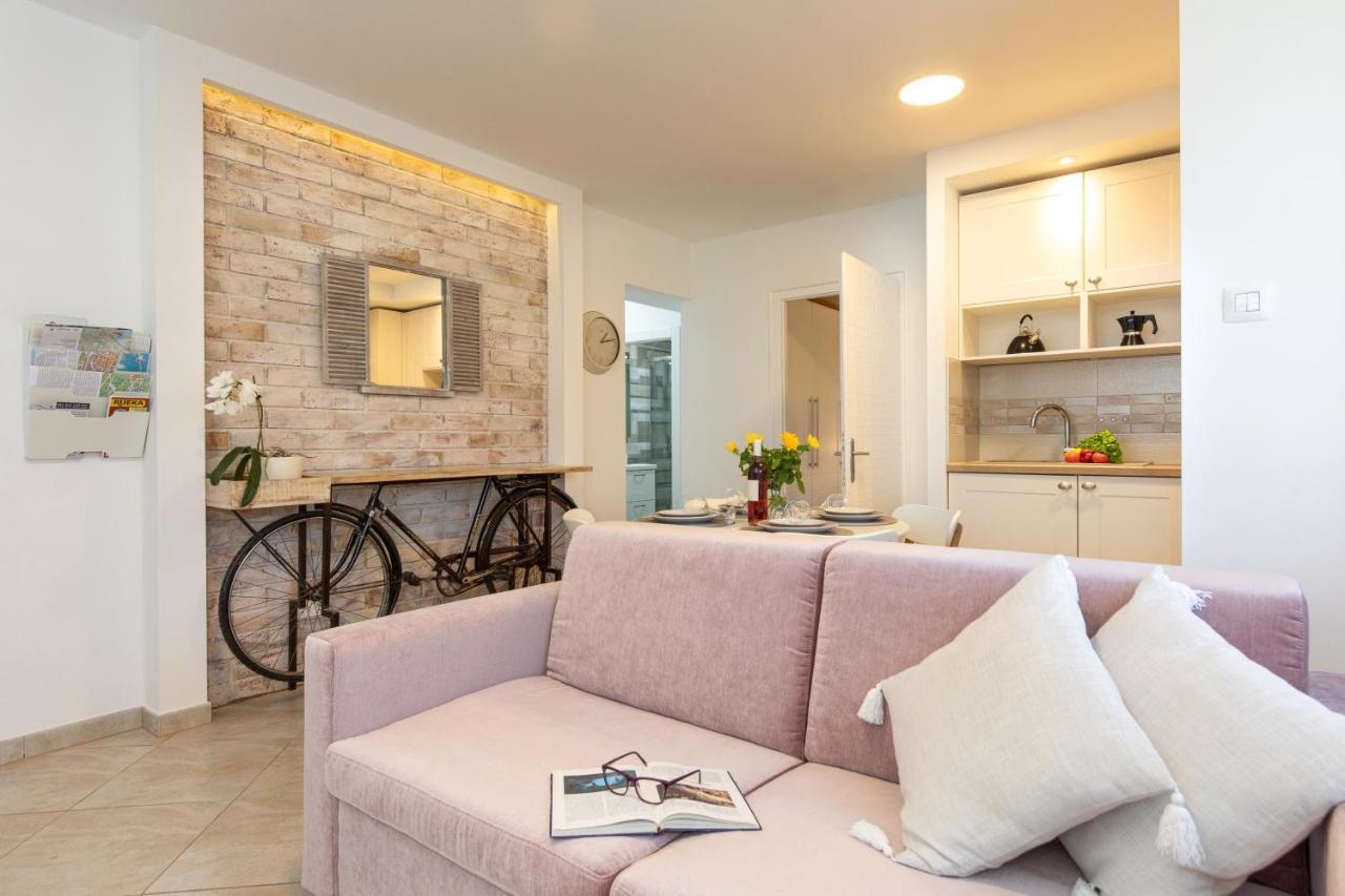 Appartement Ela à Rijeka Extérieur photo